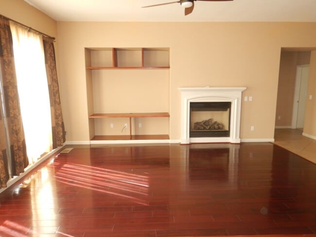 Building Photo - Gorgeous 3 D’ Andrea Ranch home