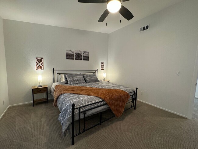 Building Photo - 2 BR Furnished Condo on the Colorado River with Utilities included