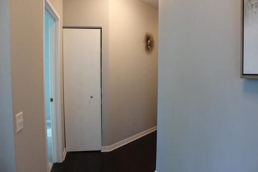 Building Photo - 757 N Orleans St