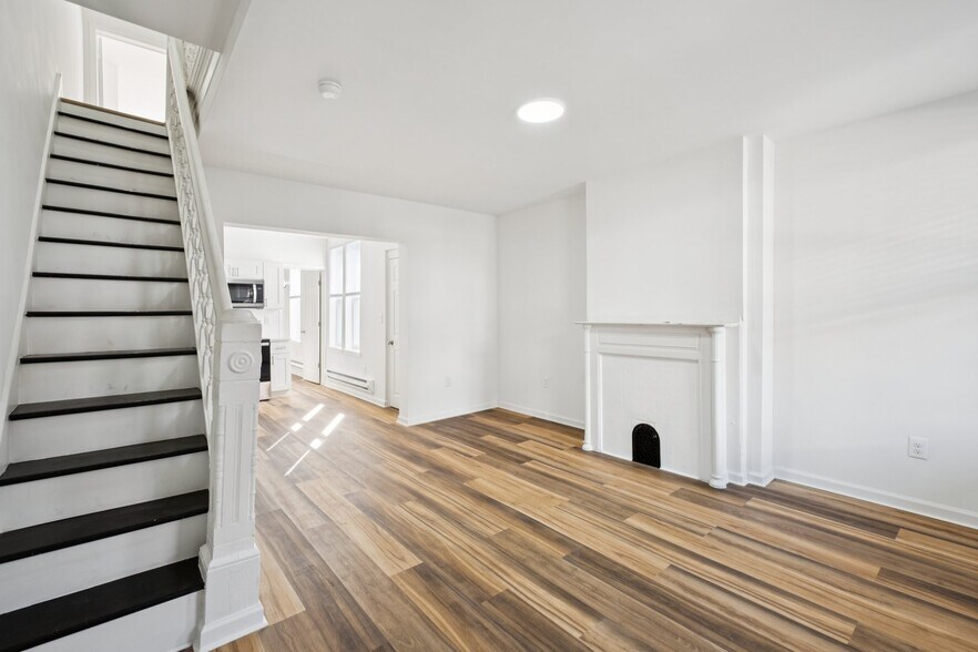Building Photo - 4447 N 19th St