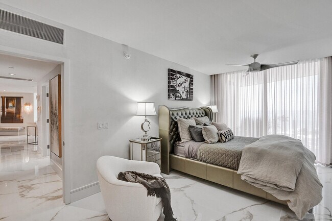 Building Photo - 525 N Fort Lauderdale Beach Blvd