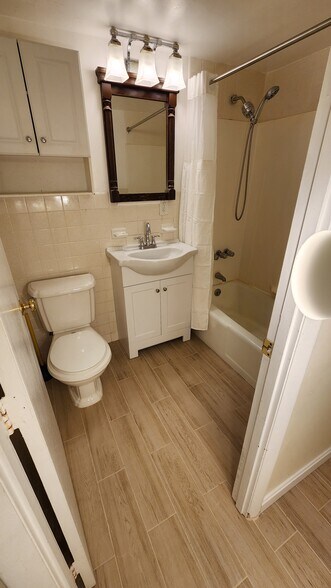 Bathroom. - 20 School Ave