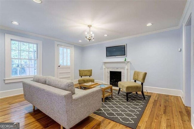 Building Photo - 1987 Knight Ct SE