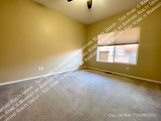 Building Photo - 1450 Courtyard Heights