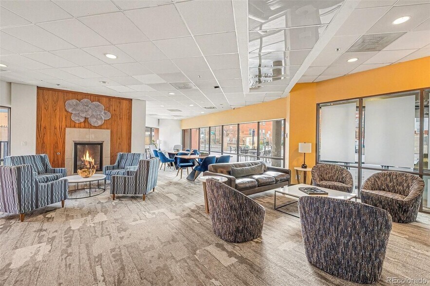 Building Photo - 100 Park Ave W