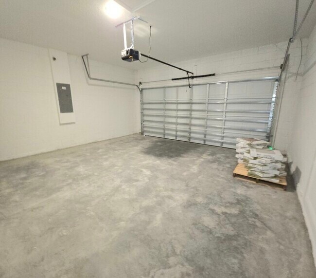 Building Photo - 8719 SW 133rd Ln Rd