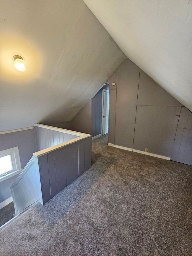 Building Photo - Freshly Updated 3 Bedroom Home in Slavic Village