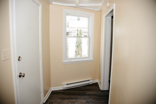 Building Photo - 143 S Union St