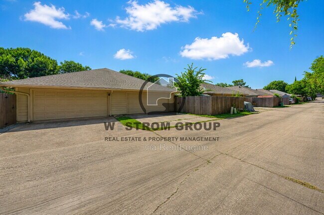 Building Photo - 316 Crowe Dr