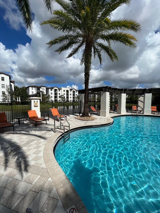 Building Photo - 10925 NW 47th Ln