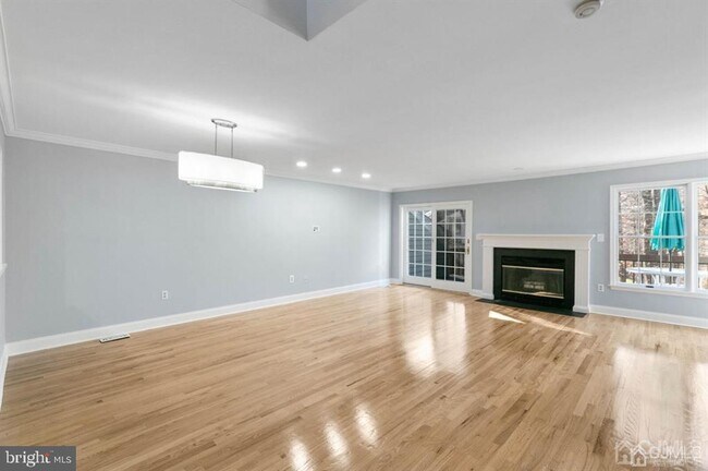 Building Photo - 45 Coriander Dr