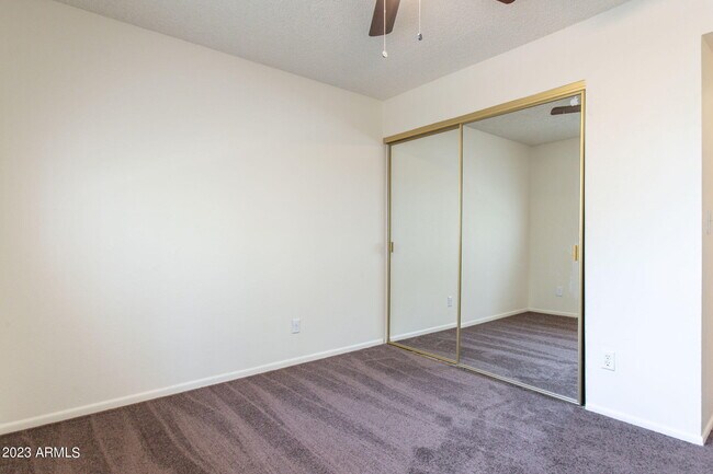 Building Photo - 4662 N 19th Ave