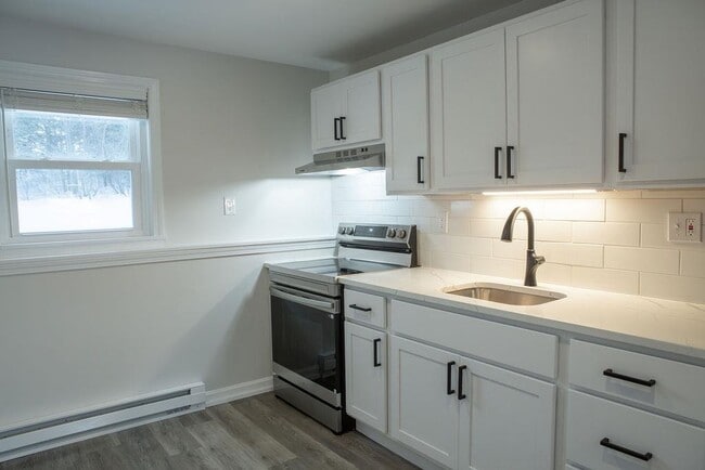 Building Photo - 180 N Main St