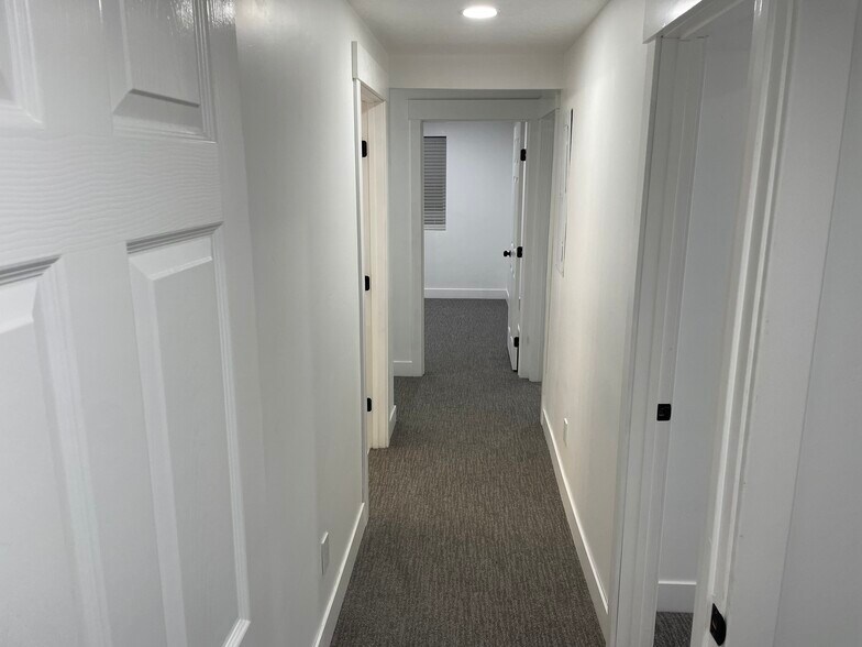 Building Photo - 3331 E 700 S