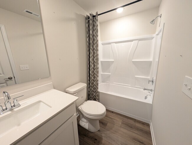 Building Photo - 1802 Pheasant Trce Cir