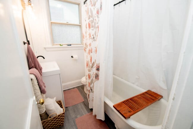 Building Photo - 1628 De Sales Ln