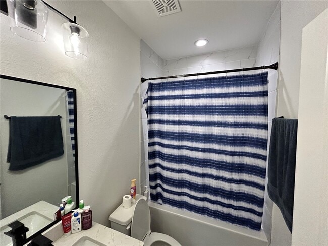 Building Photo - 12011 Rockview Dr