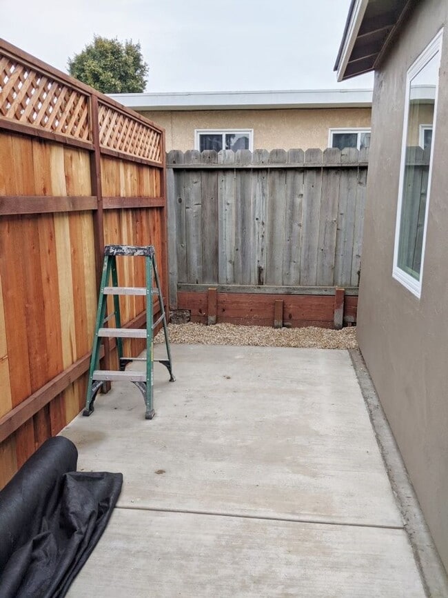 Building Photo - Adorable 1 Bedroom 1 Bath in Seaside