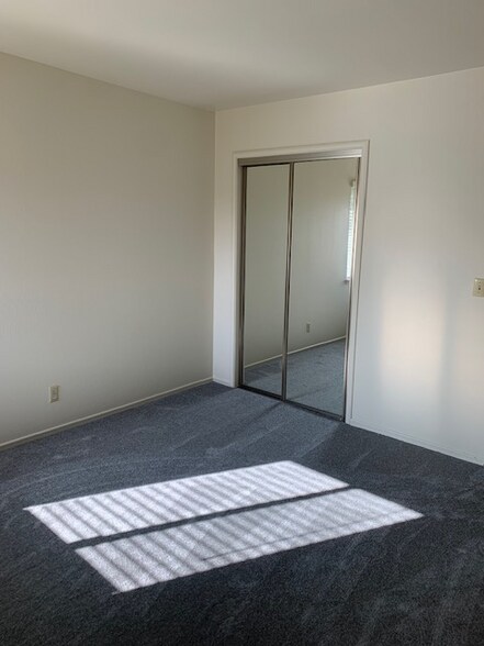 Building Photo - 1816 Park Ave