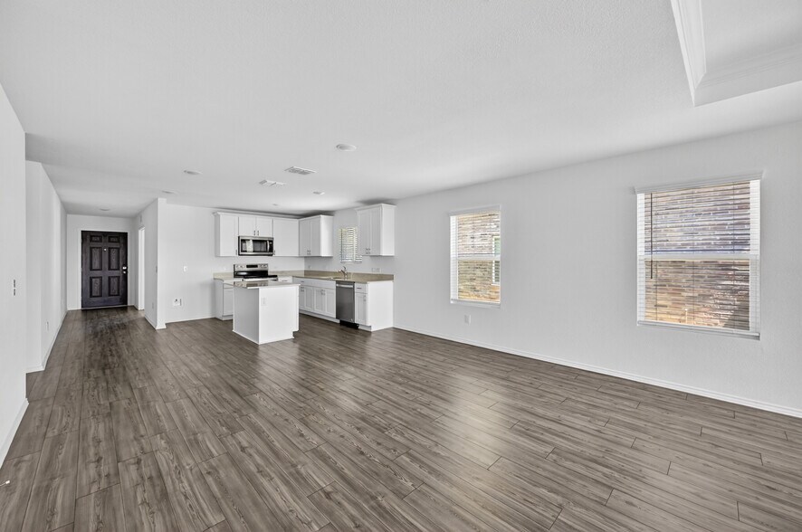 Building Photo - 4417 Benham Dr