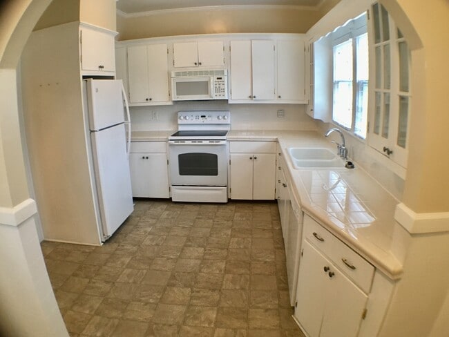 Building Photo - Coming Soon! Great 3BR/2BA brick home, wal...