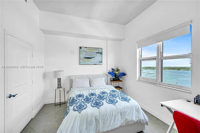 Building Photo - 7900 Harbor Island Dr