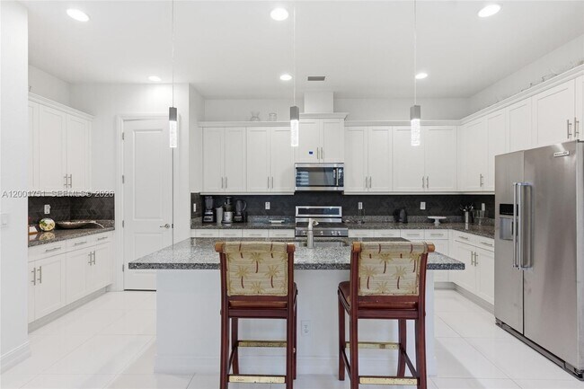 Building Photo - 9220 Meridian Dr N