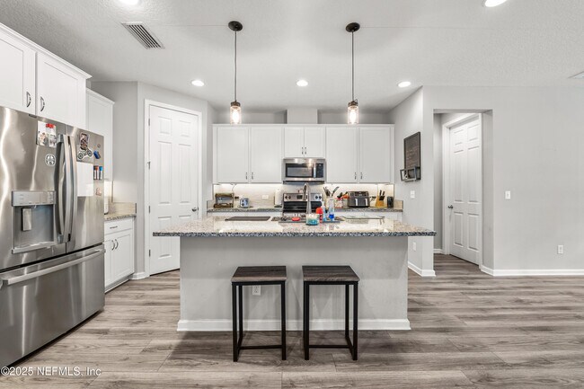 Building Photo - 2953 Alpin Dr
