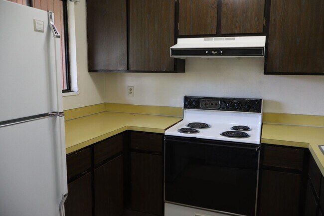 Building Photo - 2 Bedroom Condo Near CSU