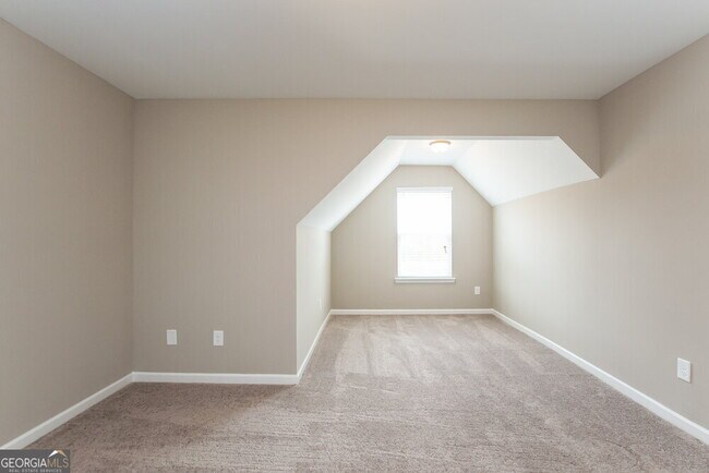 Building Photo - 542 Fieldcrest Dr