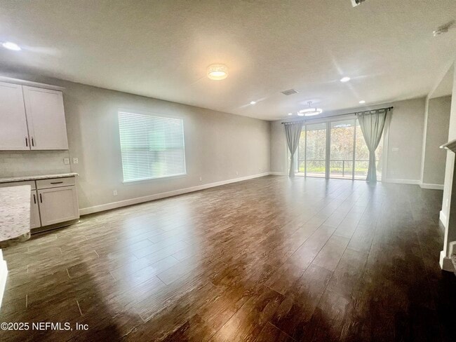 Building Photo - 242 Orchard Ln