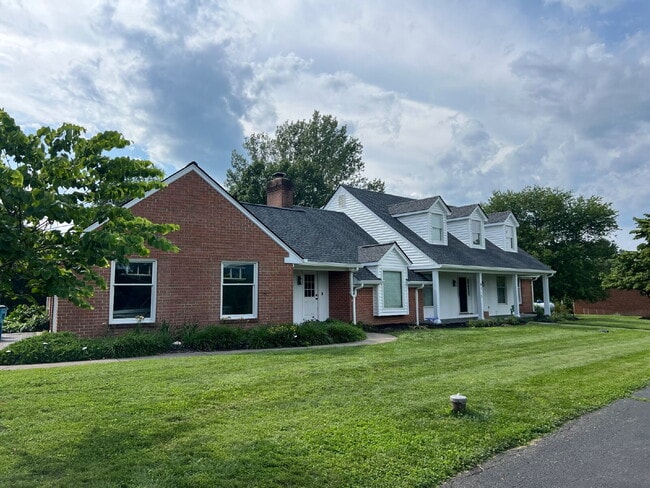 Building Photo - 5b 2.5ba Glorious Home for Rent in Frederick County!