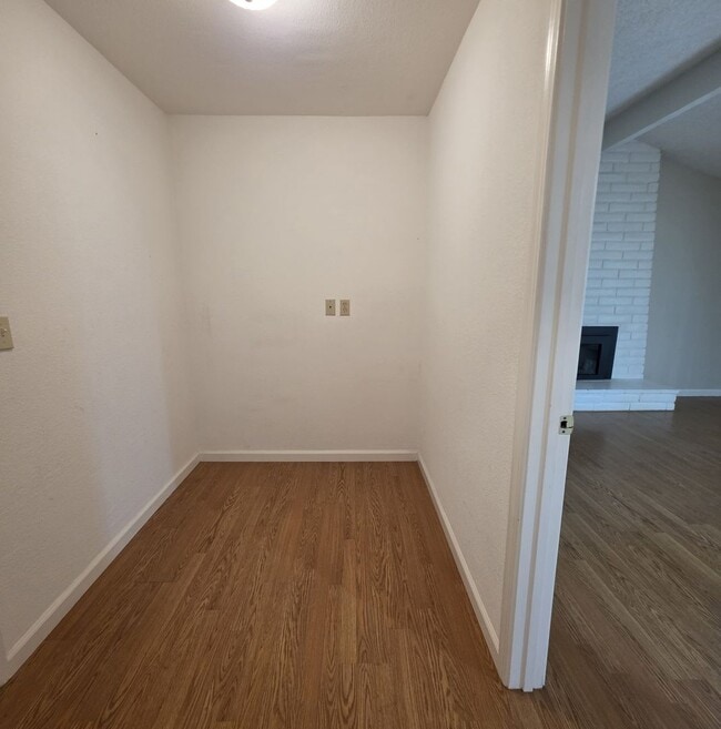 Building Photo - 4BD/2.5BA Single Story, Court Location on Walnut Creek Border