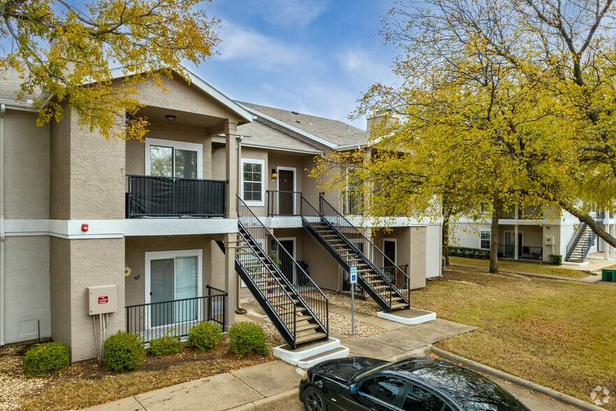 Emerson at Ford Park 301 S Jupiter Rd Allen TX 75002 Apartment Finder