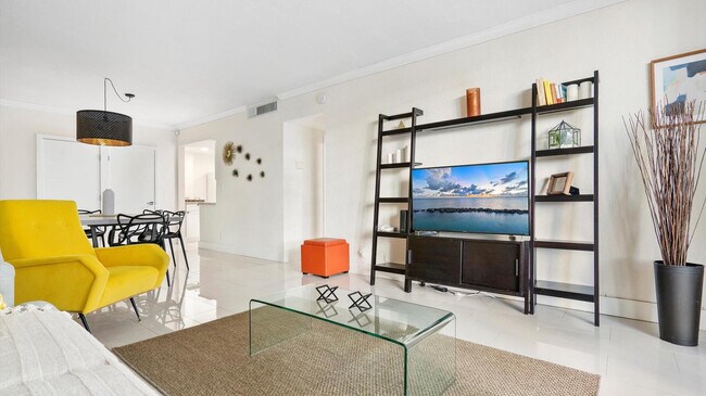 Building Photo - 3901 S Ocean Dr