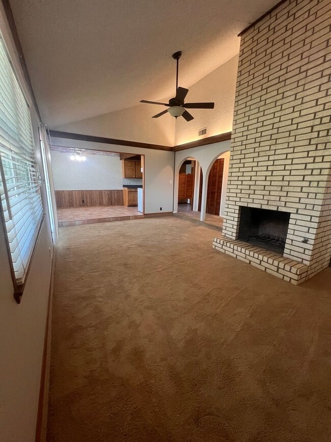 Primary Photo - Great Family Home in Northeast Midland