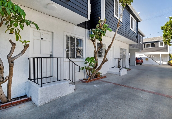 Building Photo - 1515 Venice Blvd.