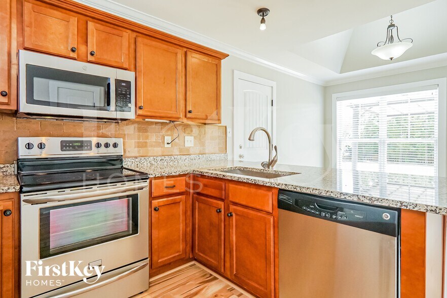 Building Photo - 247 Stonecreek Pl