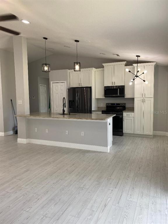 Building Photo - 443 Flamingo Ct