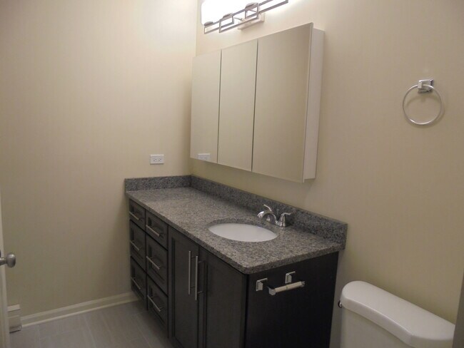 Building Photo - 1334 Cunat Ct