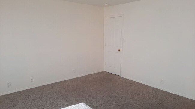 Building Photo - 4 Bedroom, 2.5 Bathroom! Lovely Home Coming Soon!