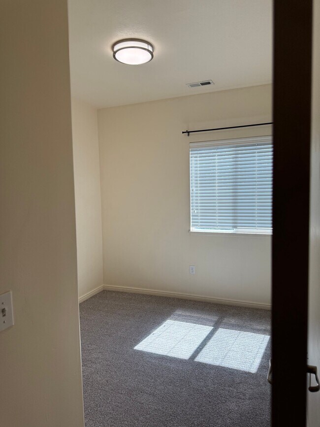 Building Photo - 114 Bella Monte Dr