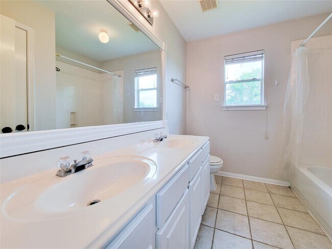 Building Photo - 6810 Keithwood Cir S