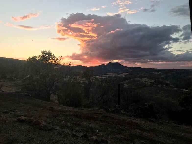 Building Photo - 2077 Stagecoach Canyon Rd