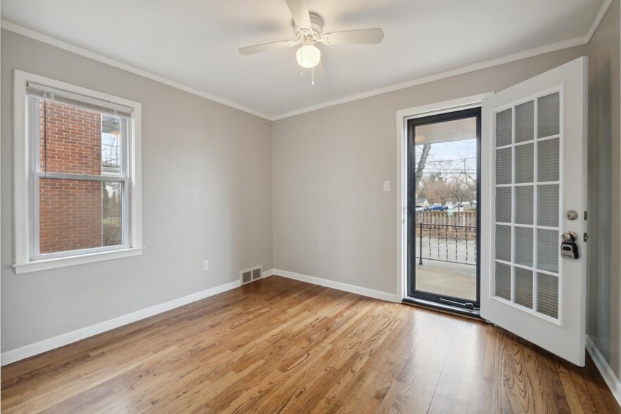 Building Photo - 206 Catalpa Dr