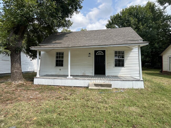 Primary Photo - 426 Dyer Ave