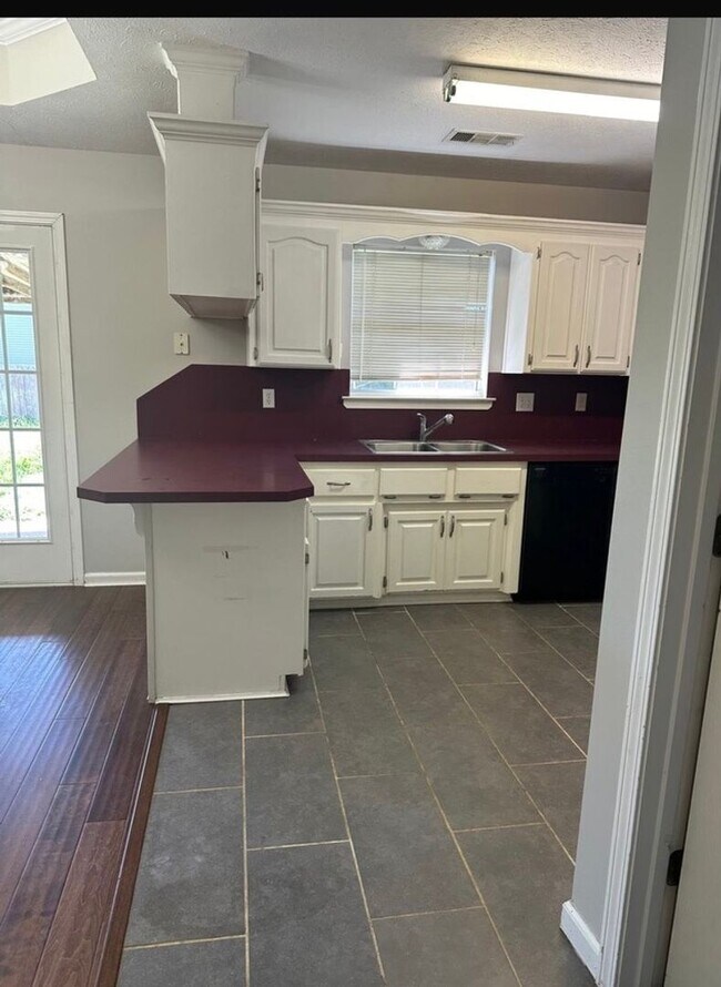 Building Photo - Spacious 3-Bedroom Home in the Heart of Cabot!