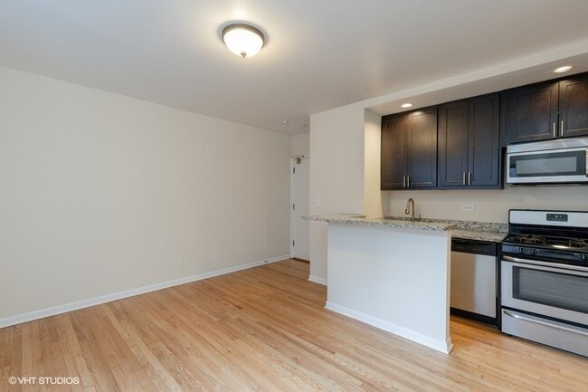 Building Photo - 1504 N Dearborn Pkwy
