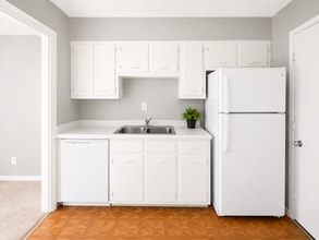 Building Photo - Spacious 2 Bed / 1.5 Bath Apartment at Raleigh Pines