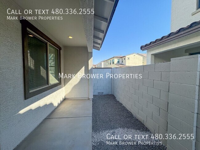 Building Photo - 9852 E Tamery Ave